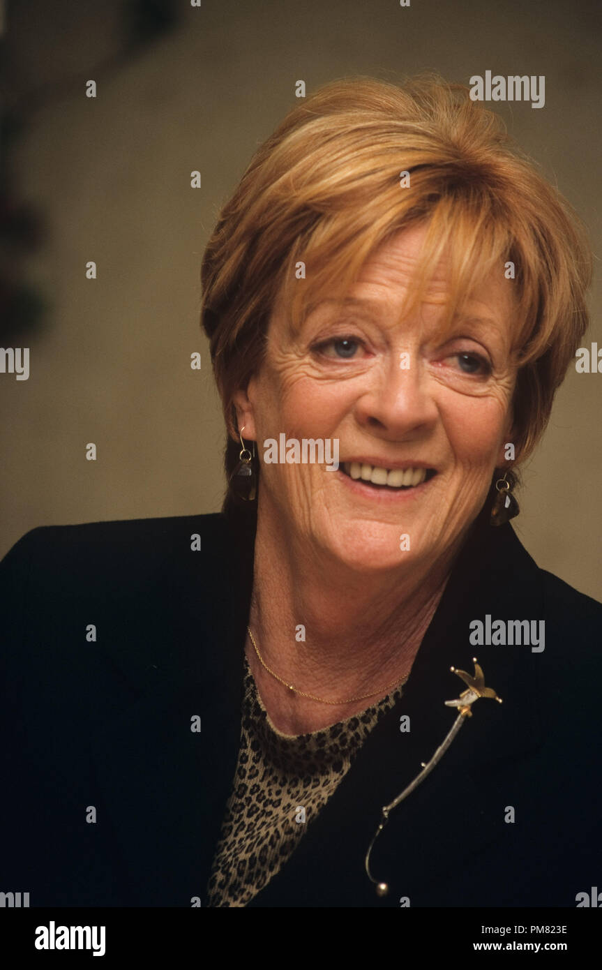 Maggie Smith , 2003. Reproduction by American tabloids is absolutely forbidden. © JRC /The Hollywood Archive  -  All Rights Reserved  File Reference # 31315 220 Stock Photo