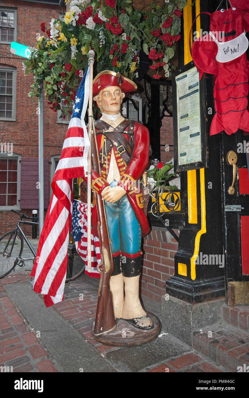 Statue of soldier outside the restaurant Green Dragon Tavern in Boston, Suffolk County, Massachusetts, USA Stock Photo
