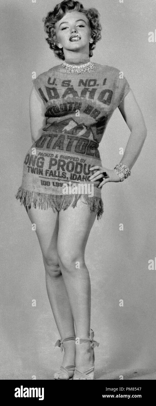 Archival Classic Cinema - Marilyn Monroe Retrospective) Marilyn Monroe in an Idaho potato sack Mini Dress, circa 1951 File Reference # 31479 118THA Stock Photo - Alamy Archival Classic Cinema - Marilyn Monroe Retrospective) Marilyn Monroe in an Idaho potato sack Mini Dress, circa 1951 File Reference # 31479 118THA Stock Photo - Alamy