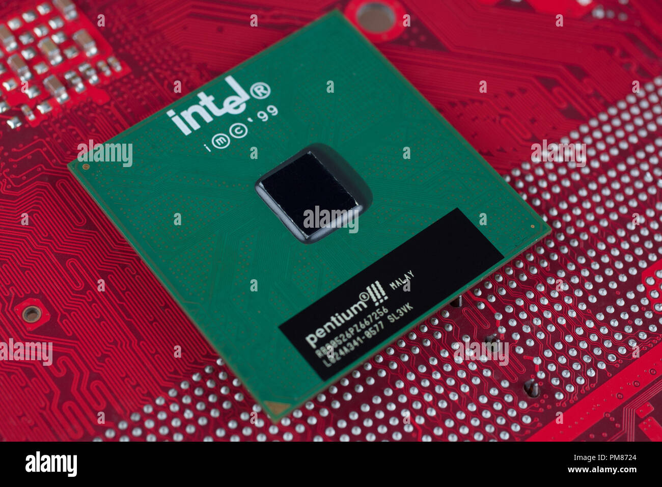 Intel pentium iii processor hires stock photography and images Alamy