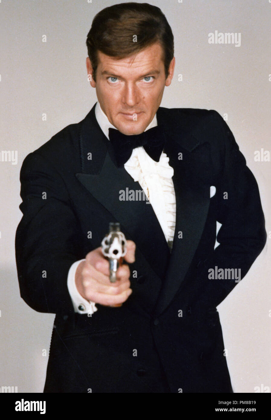 Roger Moore James Bond High Resolution Stock Photography And Images Alamy Roger Moore James Bond High Resolution Stock Photography And Images Alamy