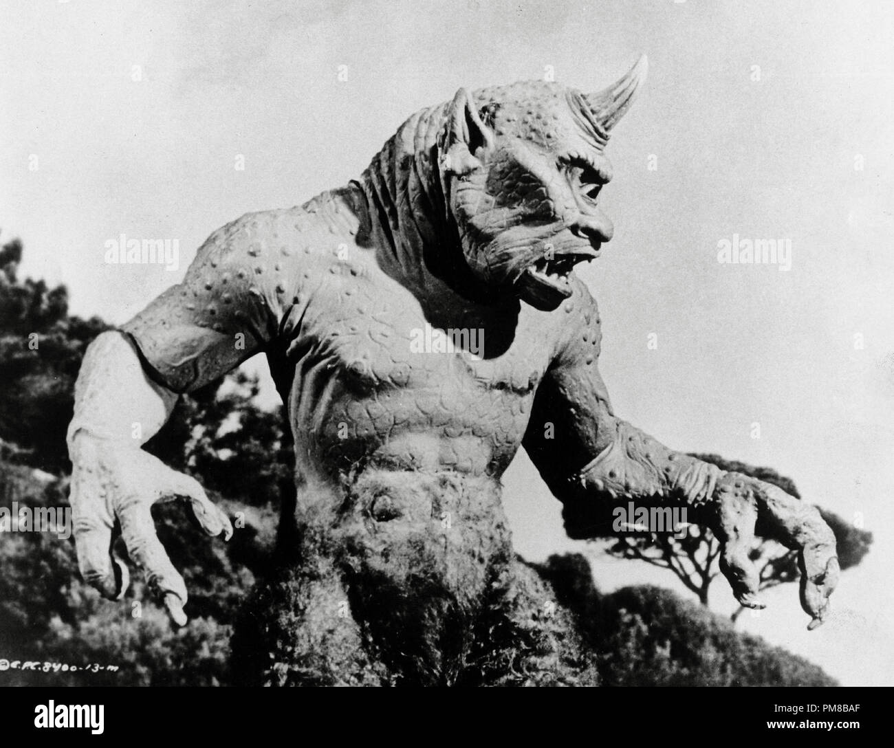 Studio Publicity: 'The 7th Voyage of Sinbad' 1958 Columbia  Cyclops Scene Still    File Reference # 31790 975THA Stock Photo