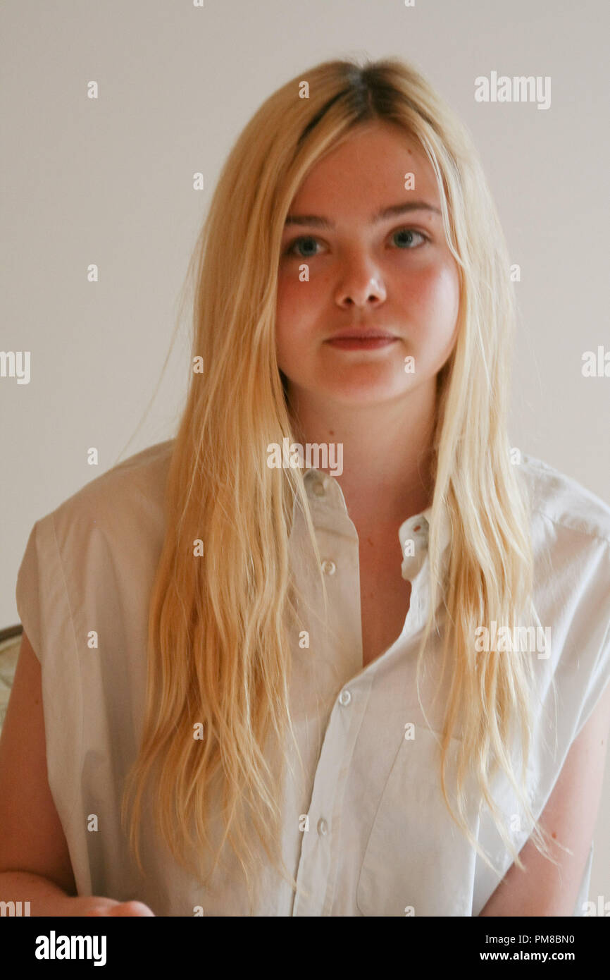 Elle Fanning Portrait Session, November 30, 2012.  Reproduction by American tabloids is absolutely forbidden. File Reference # 31820 003JRC  For Editorial Use Only -  All Rights Reserved Stock Photo