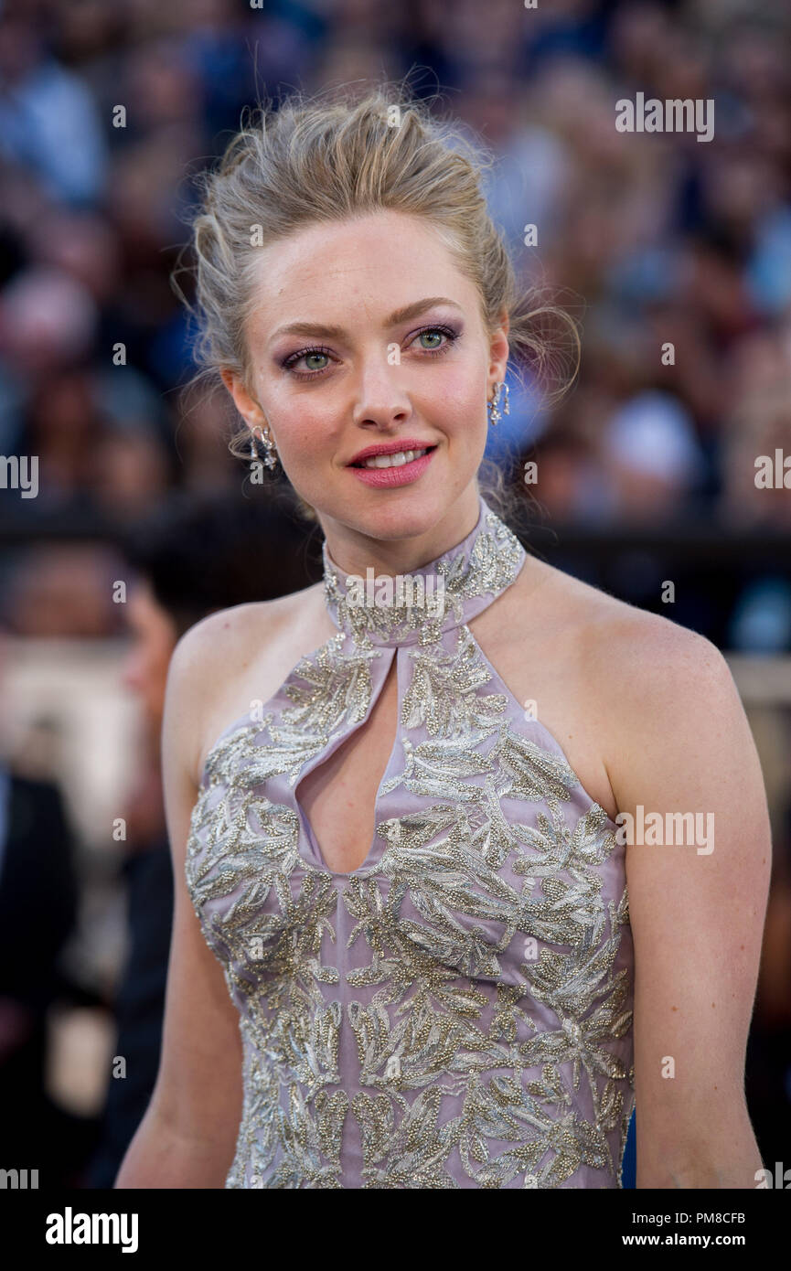Actress Amanda Seyfried arrives for The Oscars® at the Dolby® Theatre in Hollywood, CA February 24, 2013. Stock Photo