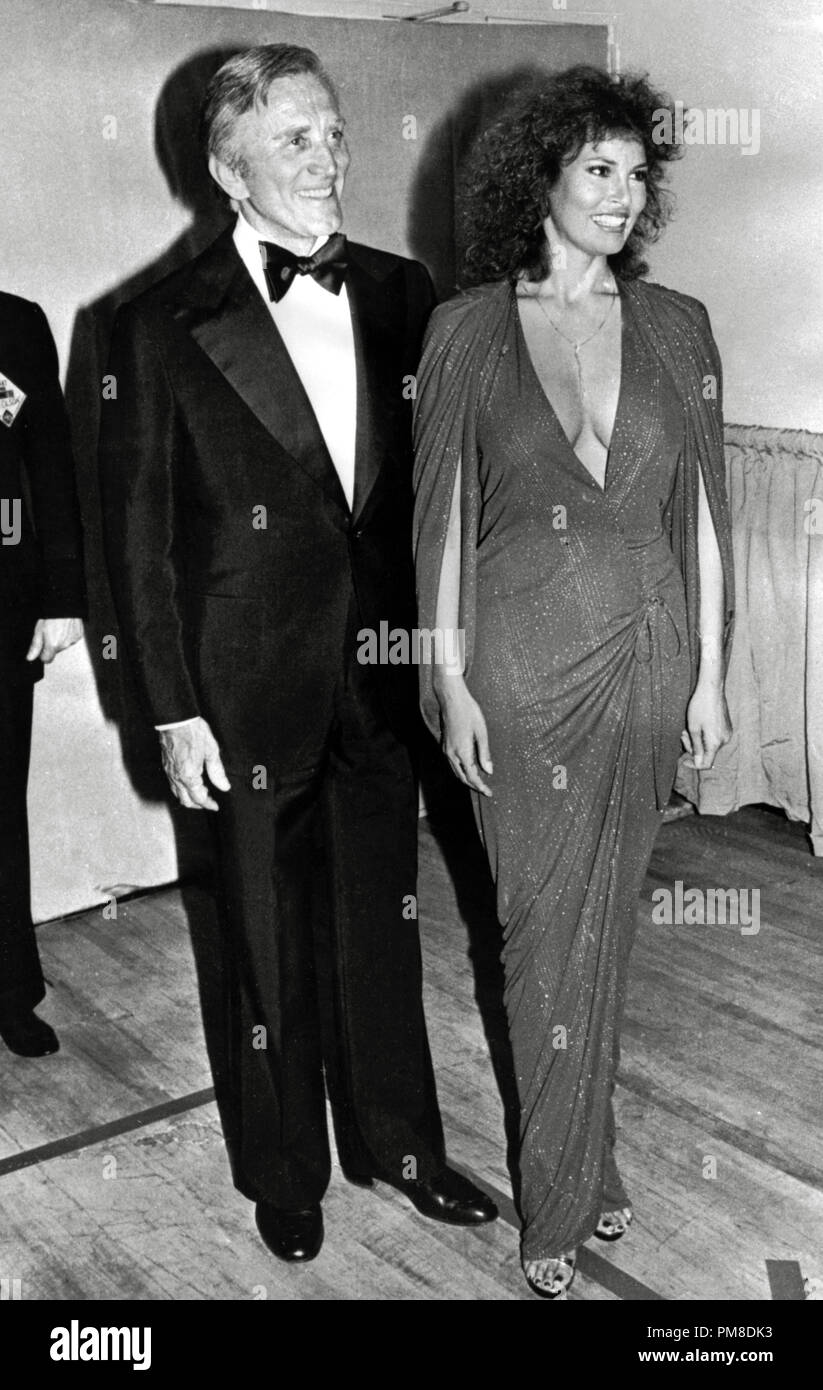 Raquel Welch And Kirk Douglas At The 50th Annual Academy Awards 1978 Raquel welch and kirk douglas at the 50th annual academy awards 1978