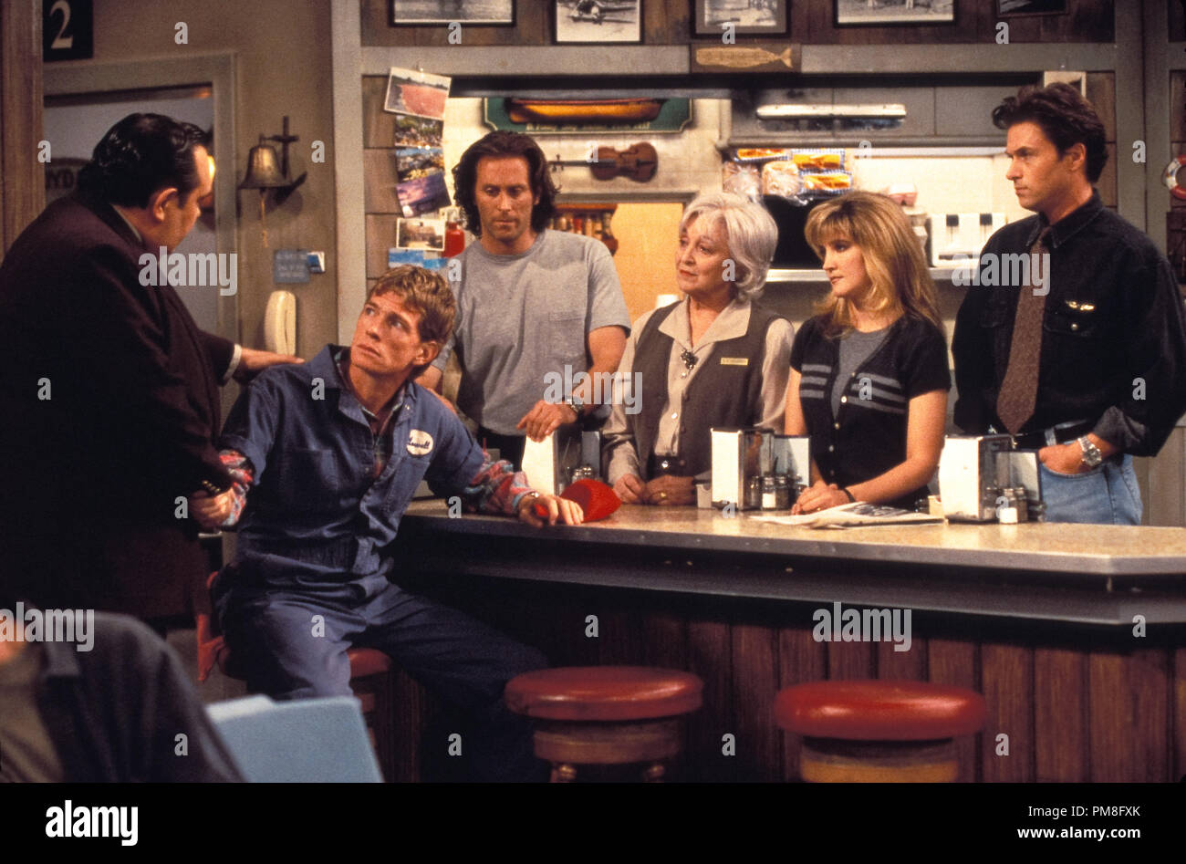 Film still / publicity still from "Wings" David Schramm, Thomas Haden Church,  Steven Weber, Rebecca Schull, Crystal Bernard, Tim Daly 1993 File Reference  # 31371021THA For Editorial Use Only All Rights Reserved