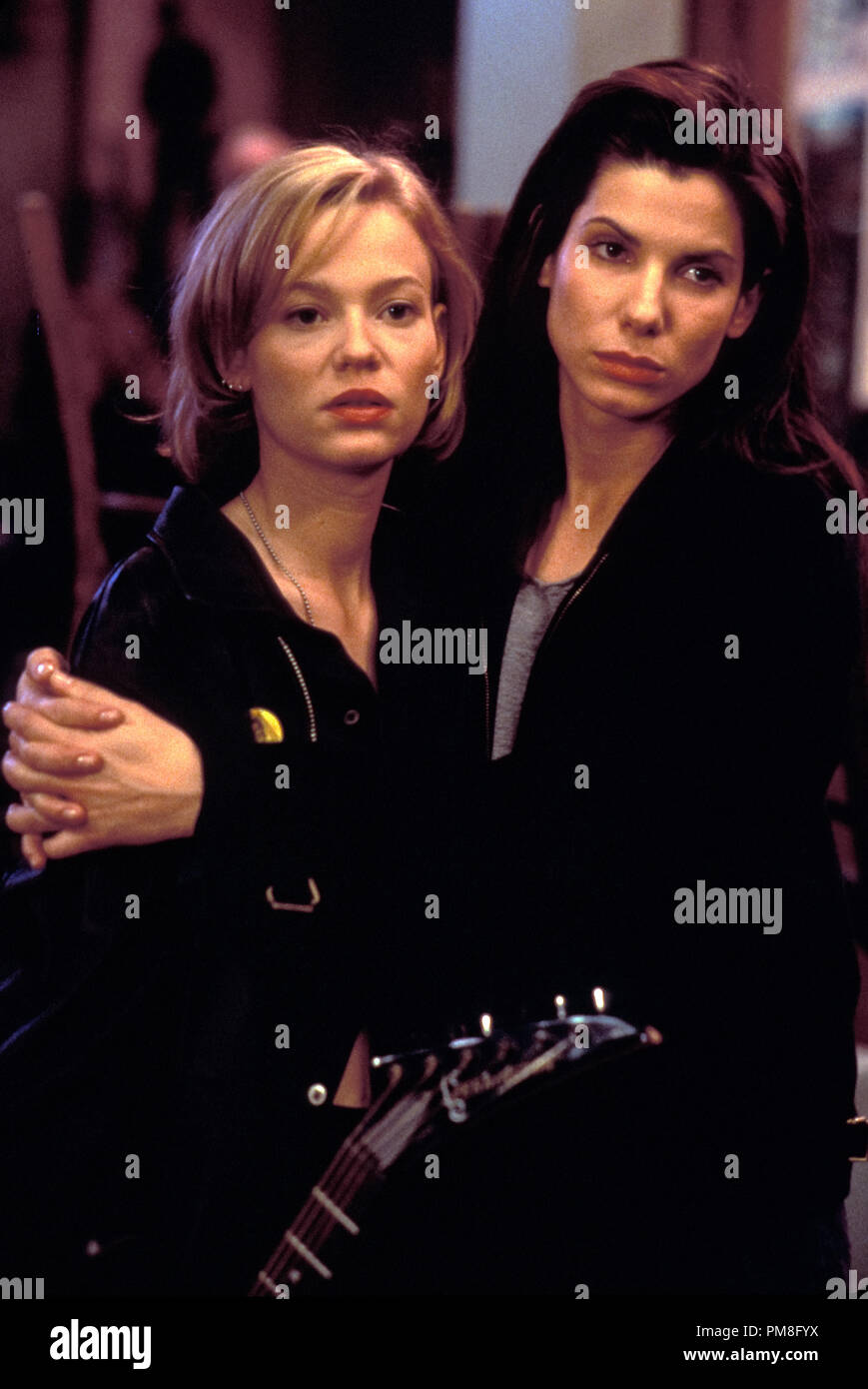 Samantha mathis sandra bullock © 1993 paramount photo credit hi-res stock  photography and images - Alamy
