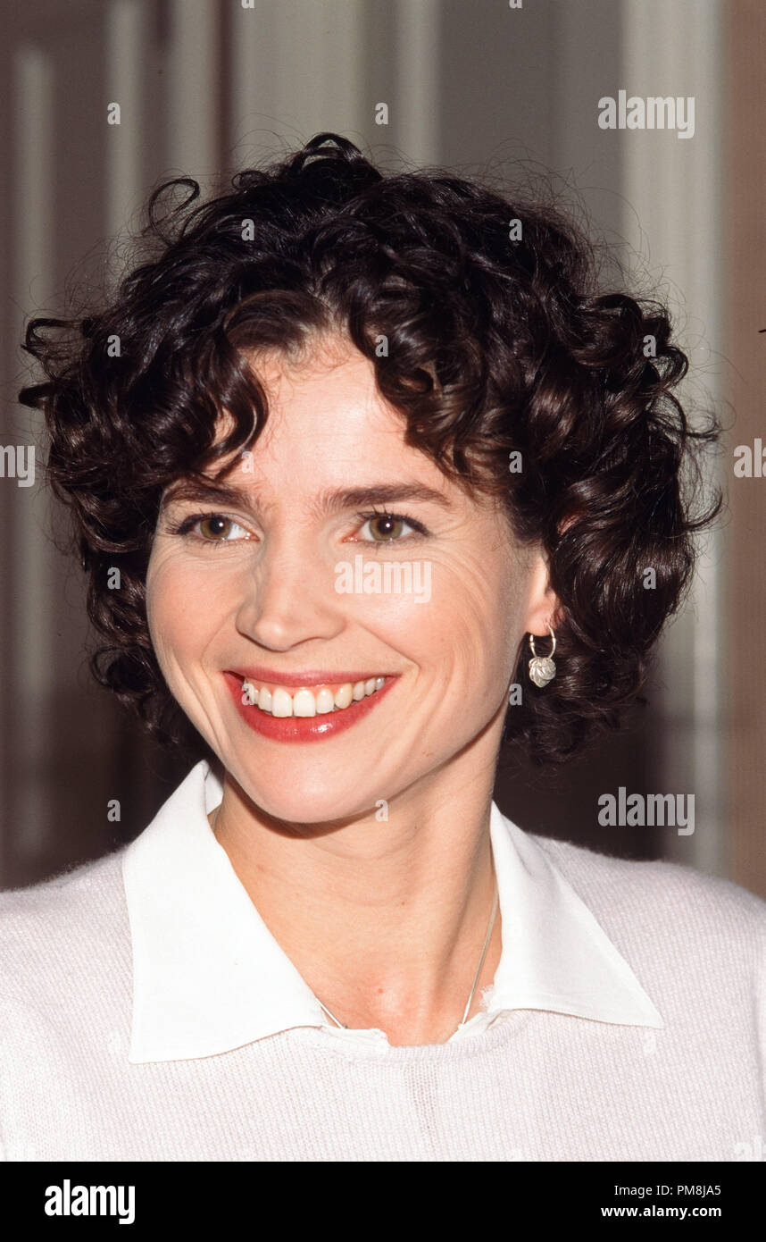Celebrity julia ormond hi-res stock photography and images - Alamy