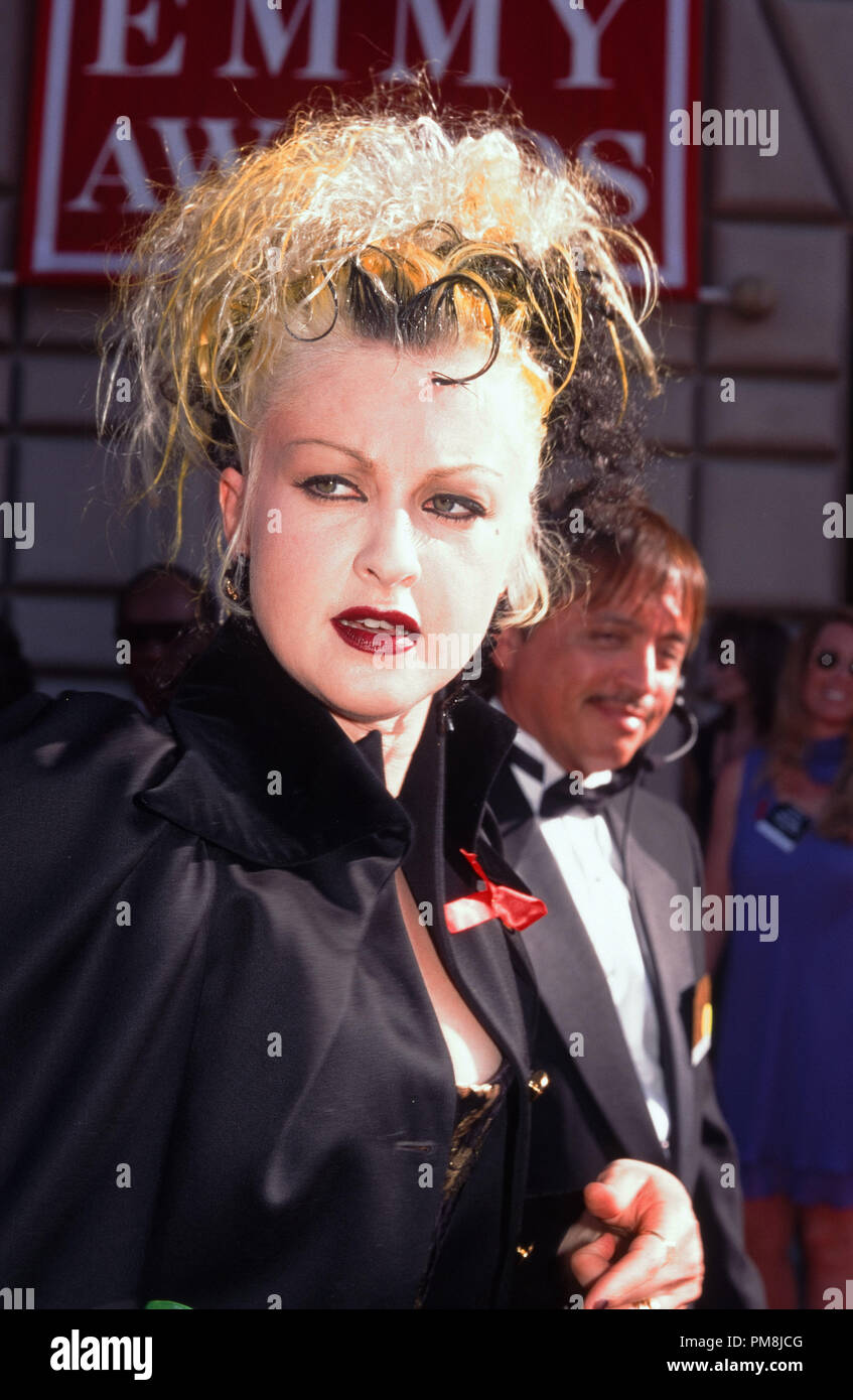 Cyndi Lauper 1995 © JRC /The Hollywood Archive  -  All Rights Reserved  File Reference # 31515 364 Stock Photo