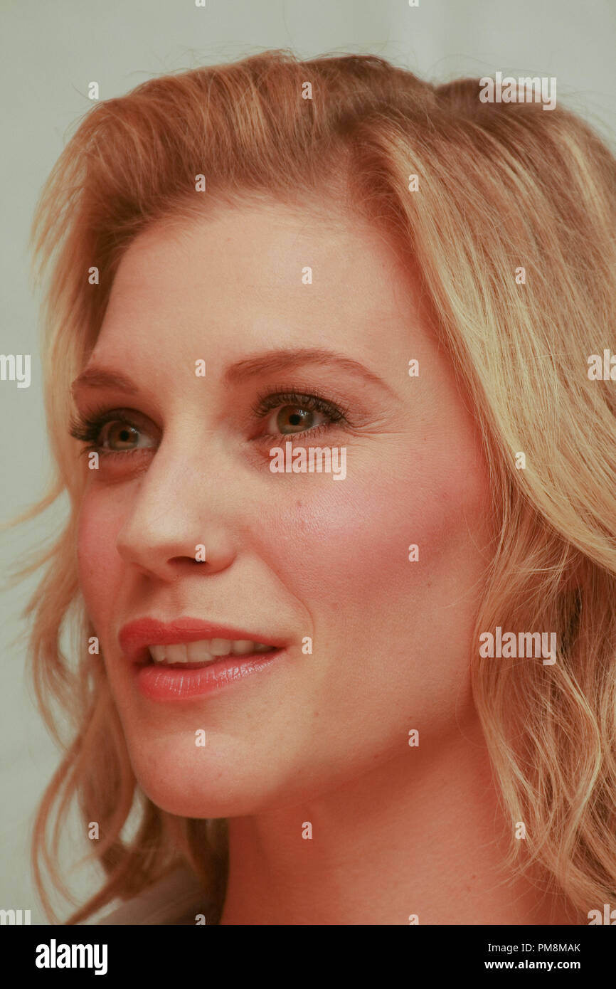 Longmire katee sackhoff hi-res stock photography and images - Alamy