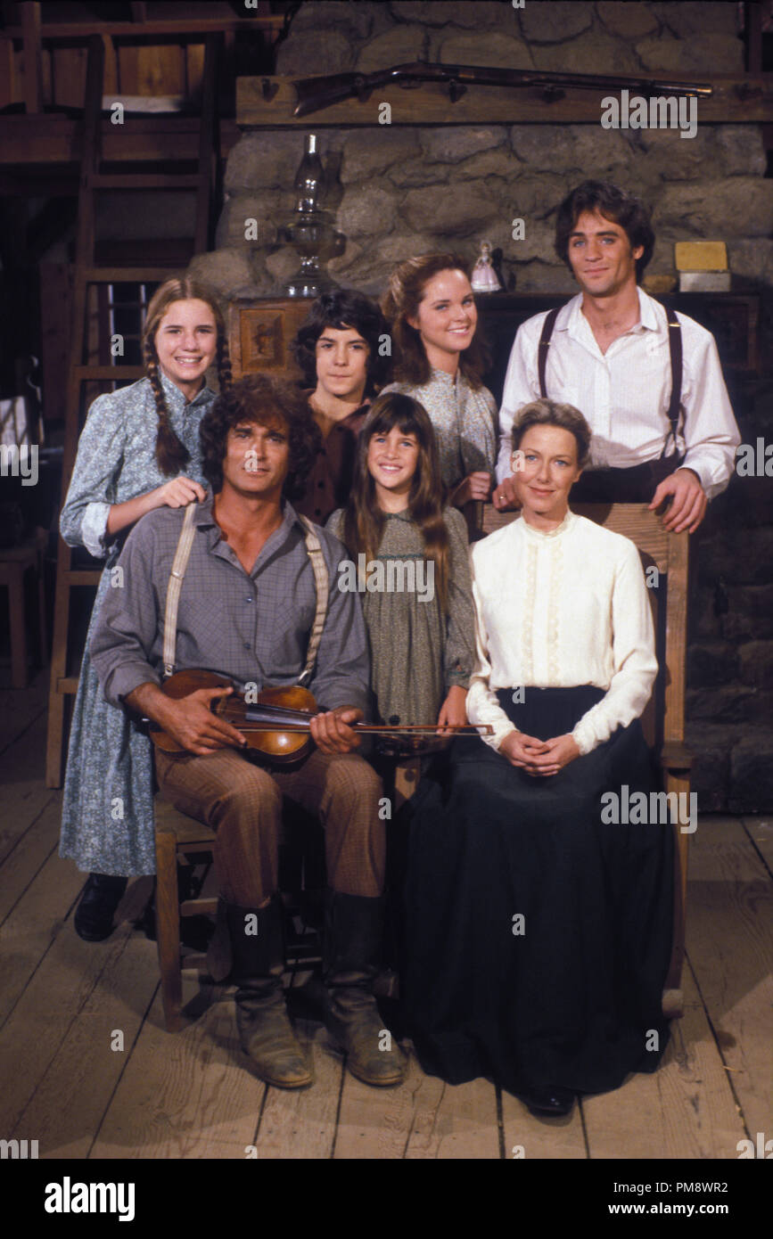 Studio Publicity Still from 'Little House on the Prairie' Michael Landon, Melissa Gilbert, Matthew Laborteaux, Melissa Sue Anderson, Linwood Boomer, Karen Grassle, Lindsay and Sidney Greenbush 1979 All Rights Reserved   File Reference # 31718097THA  For Editorial Use Only Stock Photo