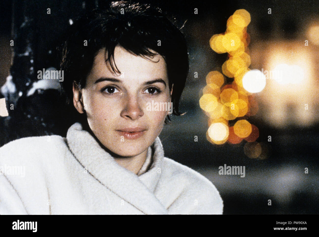 Film still or Publicity still from 'The Lovers on the Bridge' Juliette Binoche © 1991 Miramax Photo Credit: Benoit Barbier  All Rights Reserved   File Reference # 31527011THA  For Editorial Use Only Stock Photo