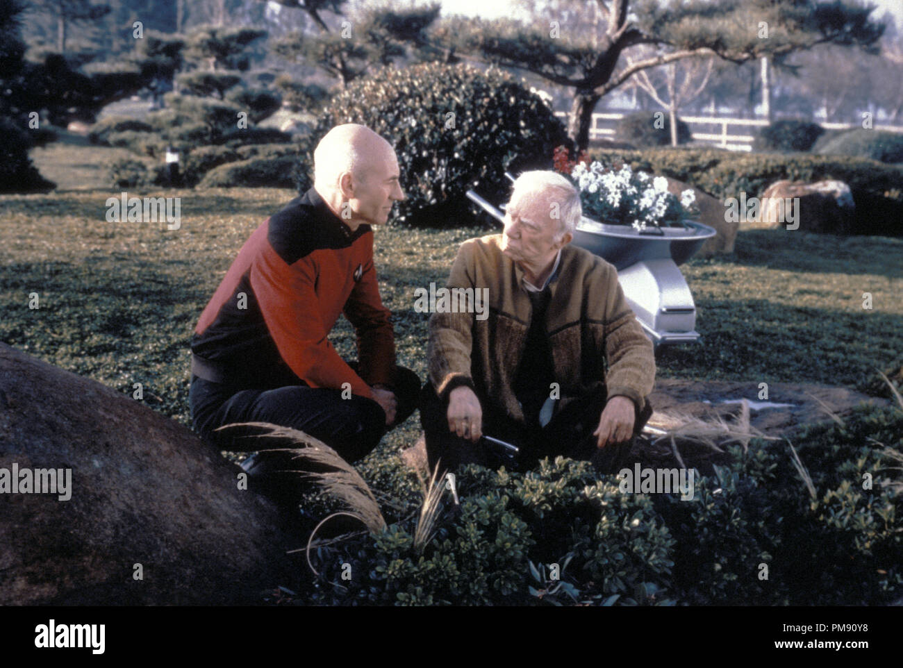 Film still or Publicity still from 'Star Trek: The Next Generation' Patrick Stewart, Ray Walston © 1991 Paramount All Rights Reserved   File Reference # 31527020THA  For Editorial Use Only Stock Photo
