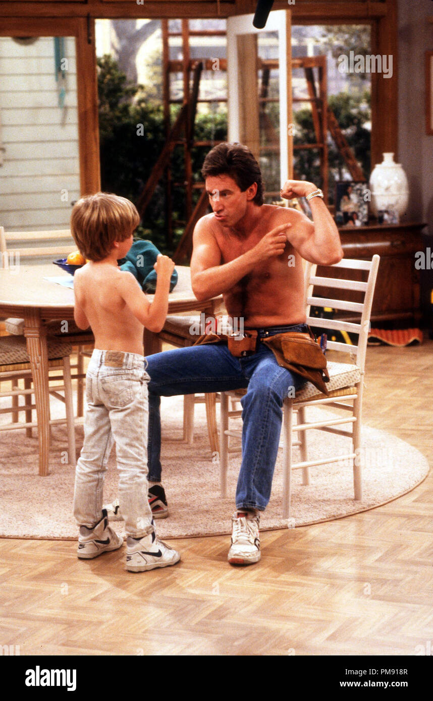 Film still or Publicity still from 'Home Improvement' Taran Noah Smith, Tim Allen Episode: 'Pilot' © 1991 Touchstone  All Rights Reserved   File Reference # 31527123THA  For Editorial Use Only Stock Photo