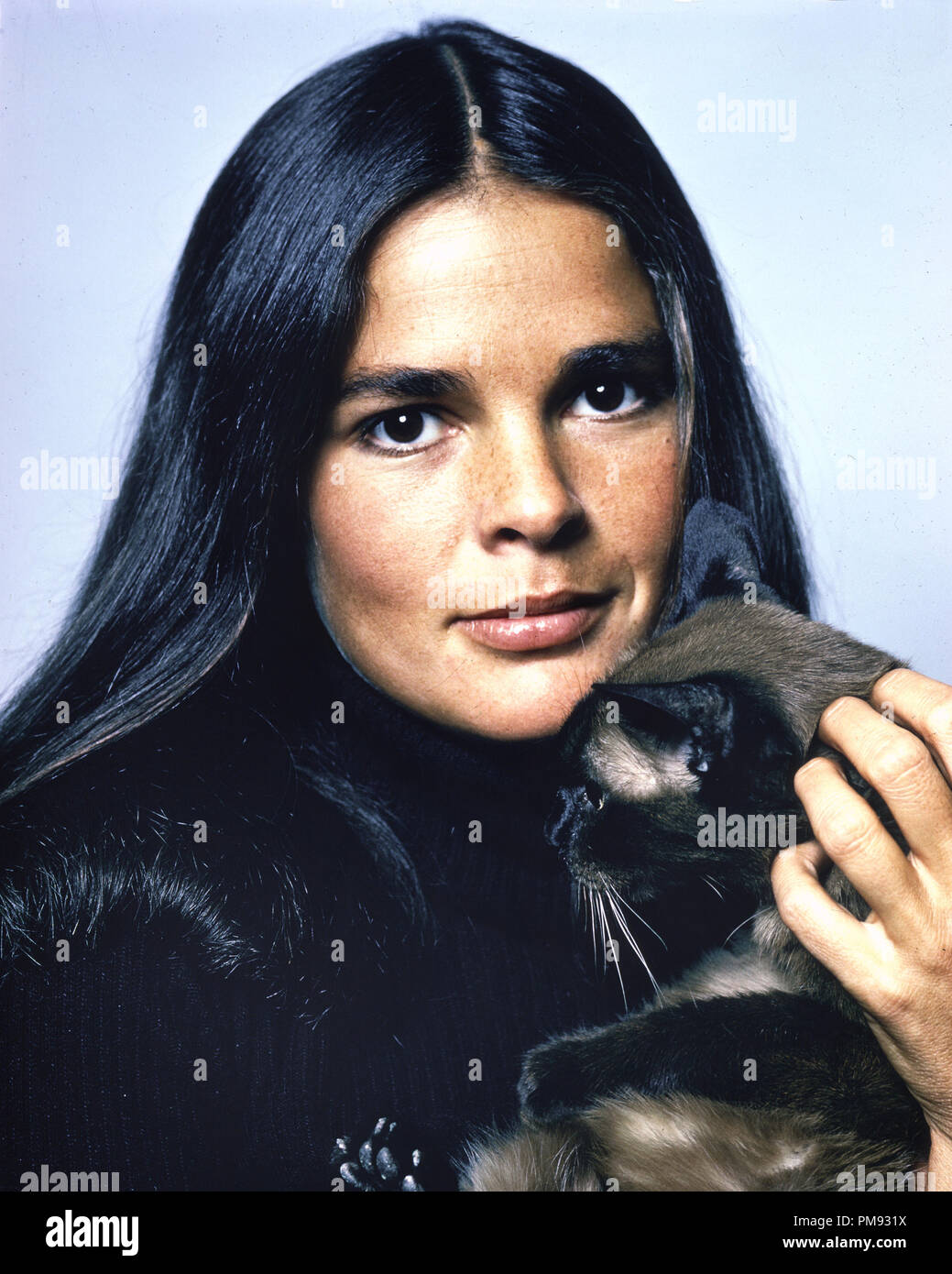 Publicity Photo Of Love Story Ali Macgraw 1970 Paramount File Reference 384tha Stock Photo Alamy
