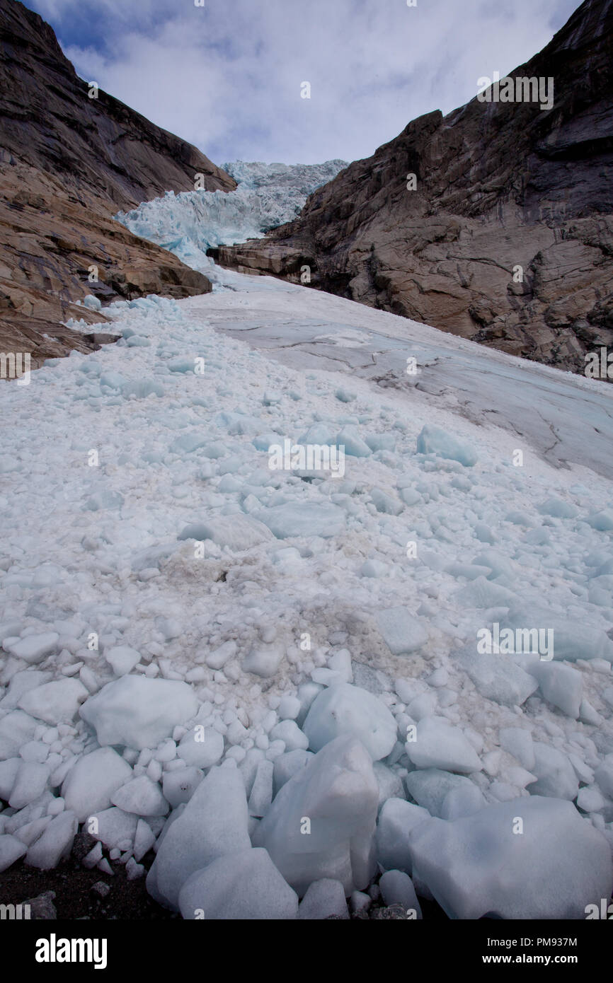 Die Gletscherzunge Des Briksdalsbreen Gletschers Ist Leicht Zug nglich 