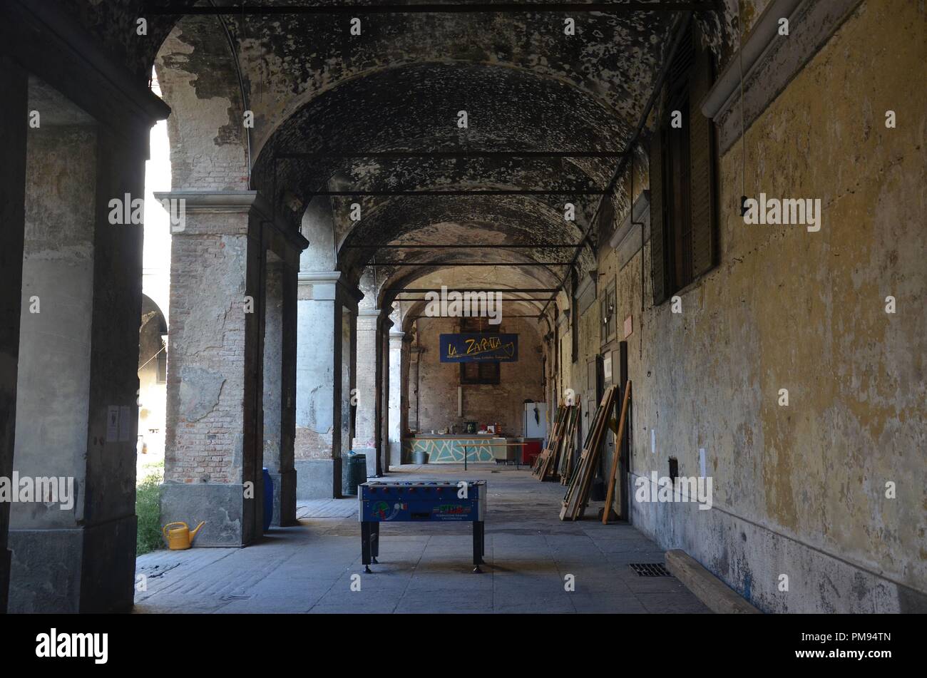 Torino (Turin), Hauptstadt der Region Piemont, Nord-Italien: Arkade in der ehemaligen Cavallerizza Stock Photo