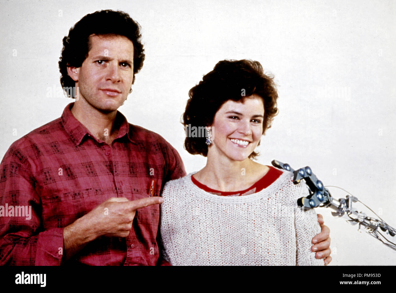 Studio Publicity Still from 'Short Circuit' Steve Guttenberg, Ally Sheedy © 1986 Tri Star  All Rights Reserved   File Reference # 31700108THA  For Editorial Use Only Stock Photo