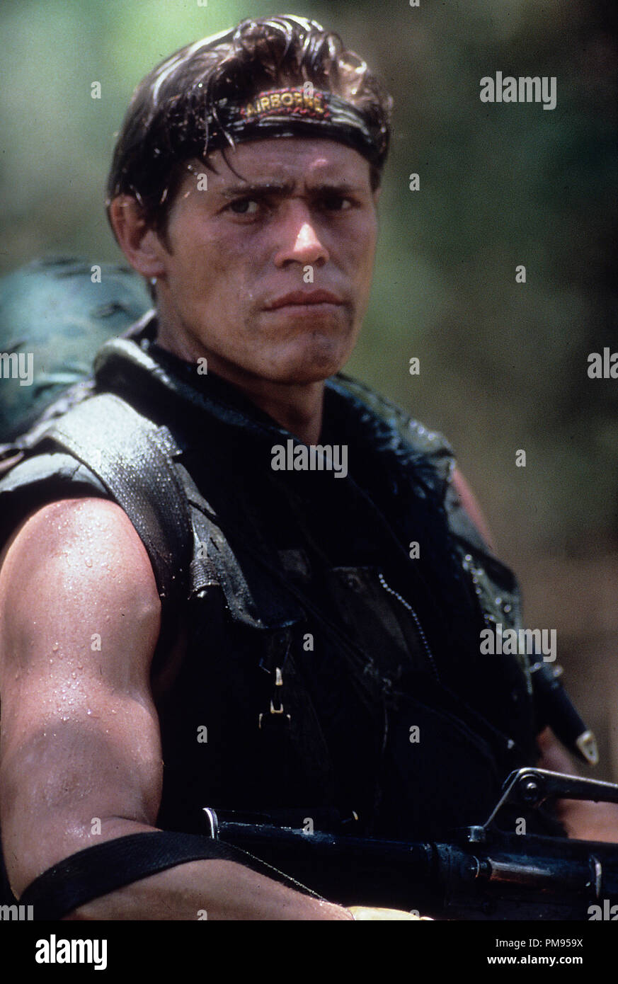 Willem dafoe platoon hi-res stock photography and images - Alamy