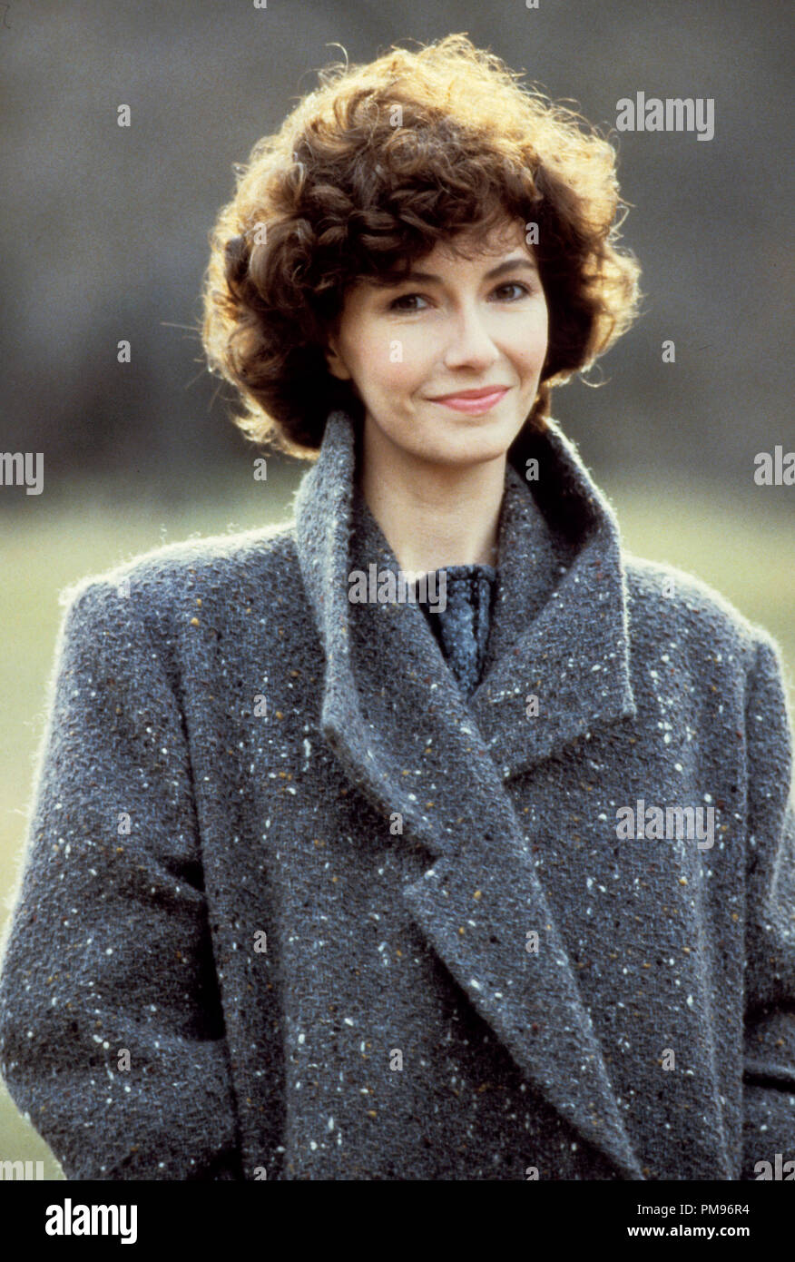 Studio Publicity Still from 'One Magic Christmas' Mary Steenburgen © 1985 Walt Disney Pictures Photo Credit: Guy Webster  All Rights Reserved   File Reference # 31703184THA  For Editorial Use Only Stock Photo