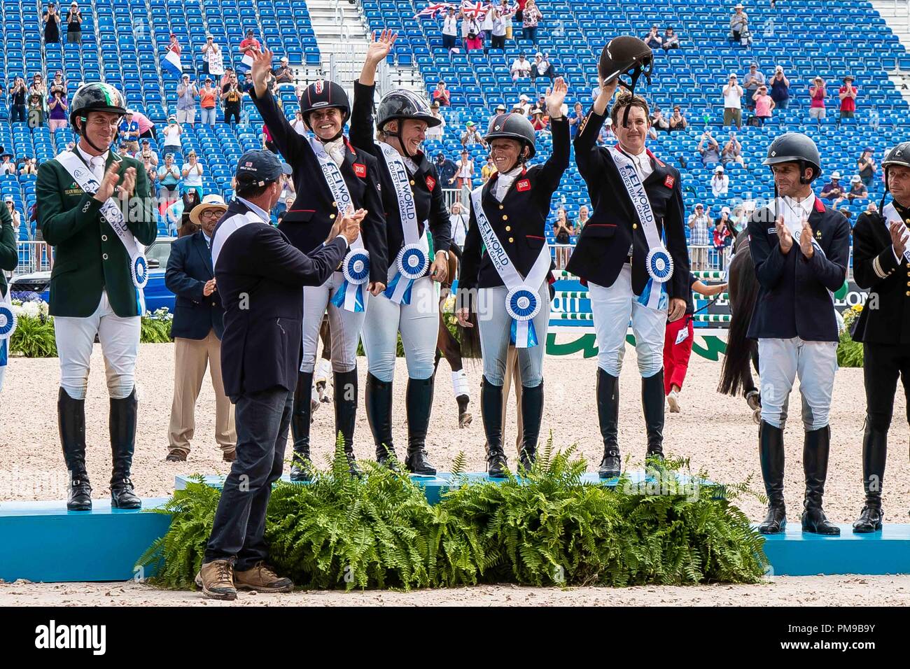 pack Slepen verraad Tryon, USA. 17th September 2018. Medal Podium. Team GBR in Gold Position.  Rosalind Canter. Piggy French. Tom Mcewan. Kristina Cook. Eventing Show  Jumping Day 6. World Equestrian Games. WEG 2018 Tryon. North