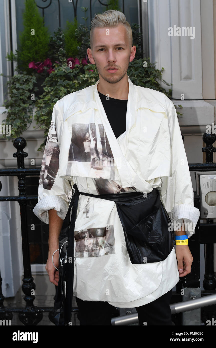 London, UK. 16th Sep 2018. Fashionista attend Fashion Scout - SS19 - London Fashion Week - Day 3, London, UK. 16 September 2018. Credit: Picture Capital/Alamy Live News Stock Photo