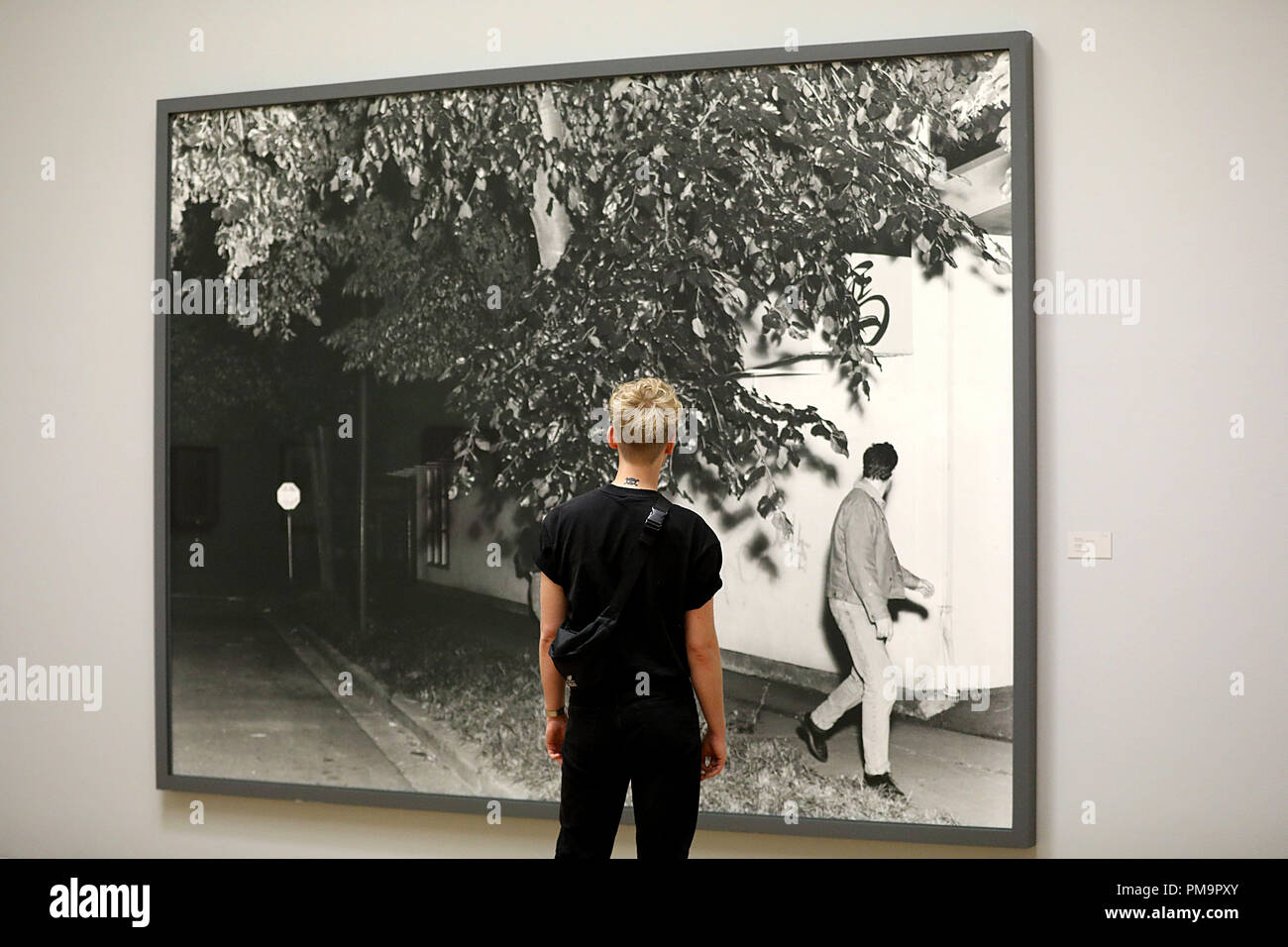 Jeff wall hi-res stock photography and images - Alamy