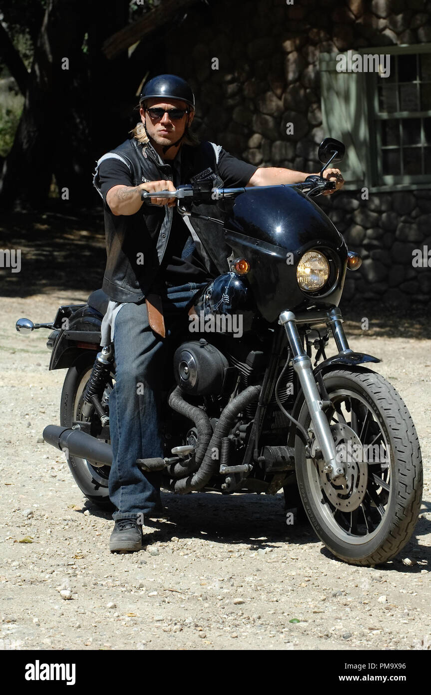 SONS OF ANARCHY: Charlie Hunnam as Jackson "Jax" Teller. Photo Credit: Ray  Mickshaw/ FX Stock Photo - Alamy