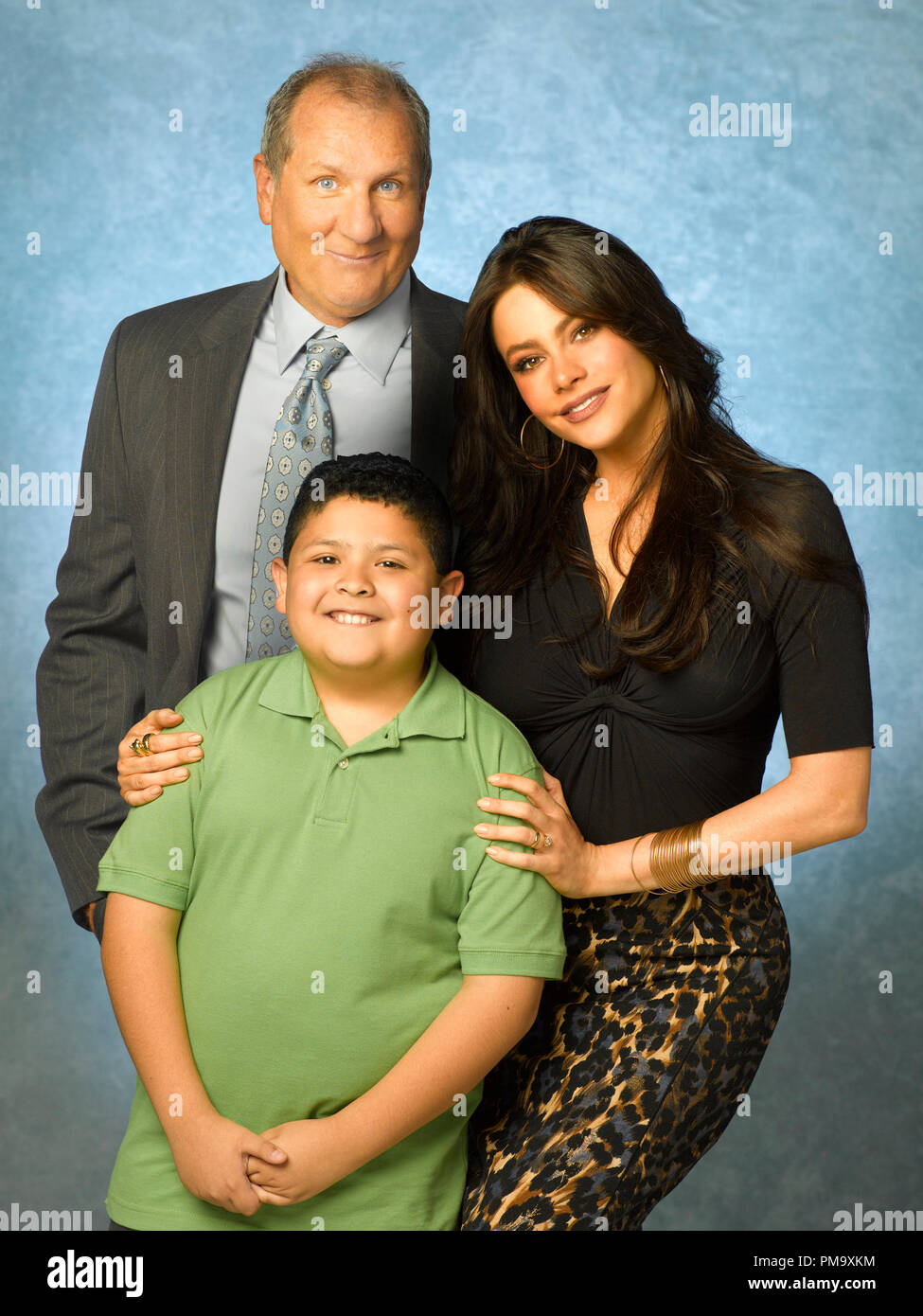 Modern Family Abc S Modern Family Stars Ed O Neill As Jay Rico Rodriguez As Manny And Sofia Vergara As Gloria Stock Photo Alamy