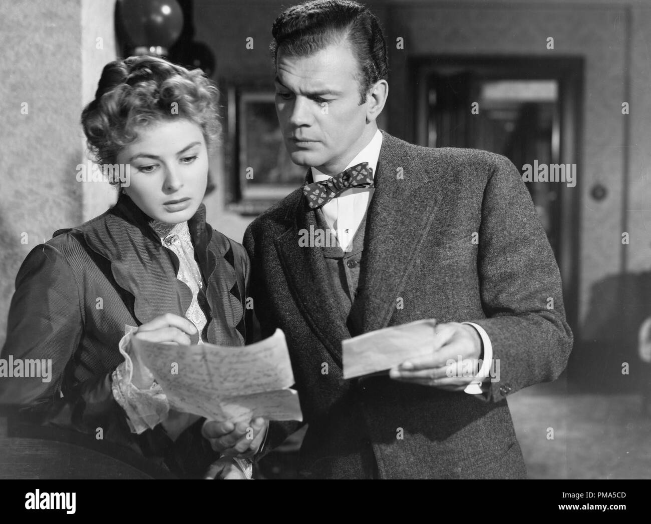 Studio Publicity Still Gaslight Ingrid Bergman Joseph Cotten 1944 Mgm File Reference 32039 080tha Stock Photo Alamy