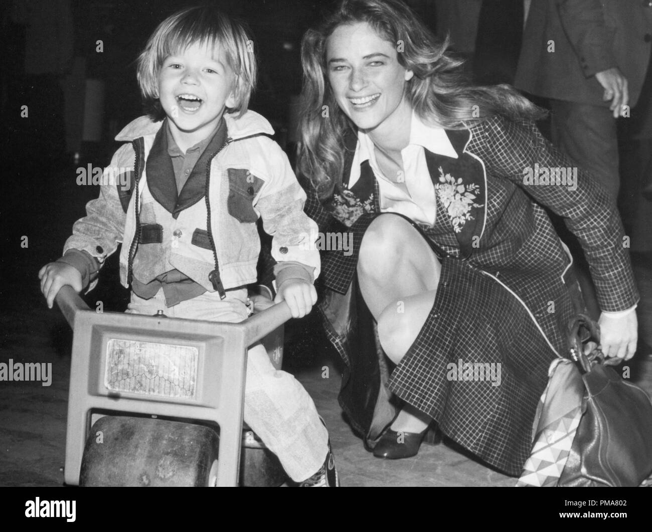 Charlotte Rampling with her son Barnaby, circa 1975 © JRC /The Hollywood Archive - All Rights Reserved  File Reference # 32263 899THA Stock Photo