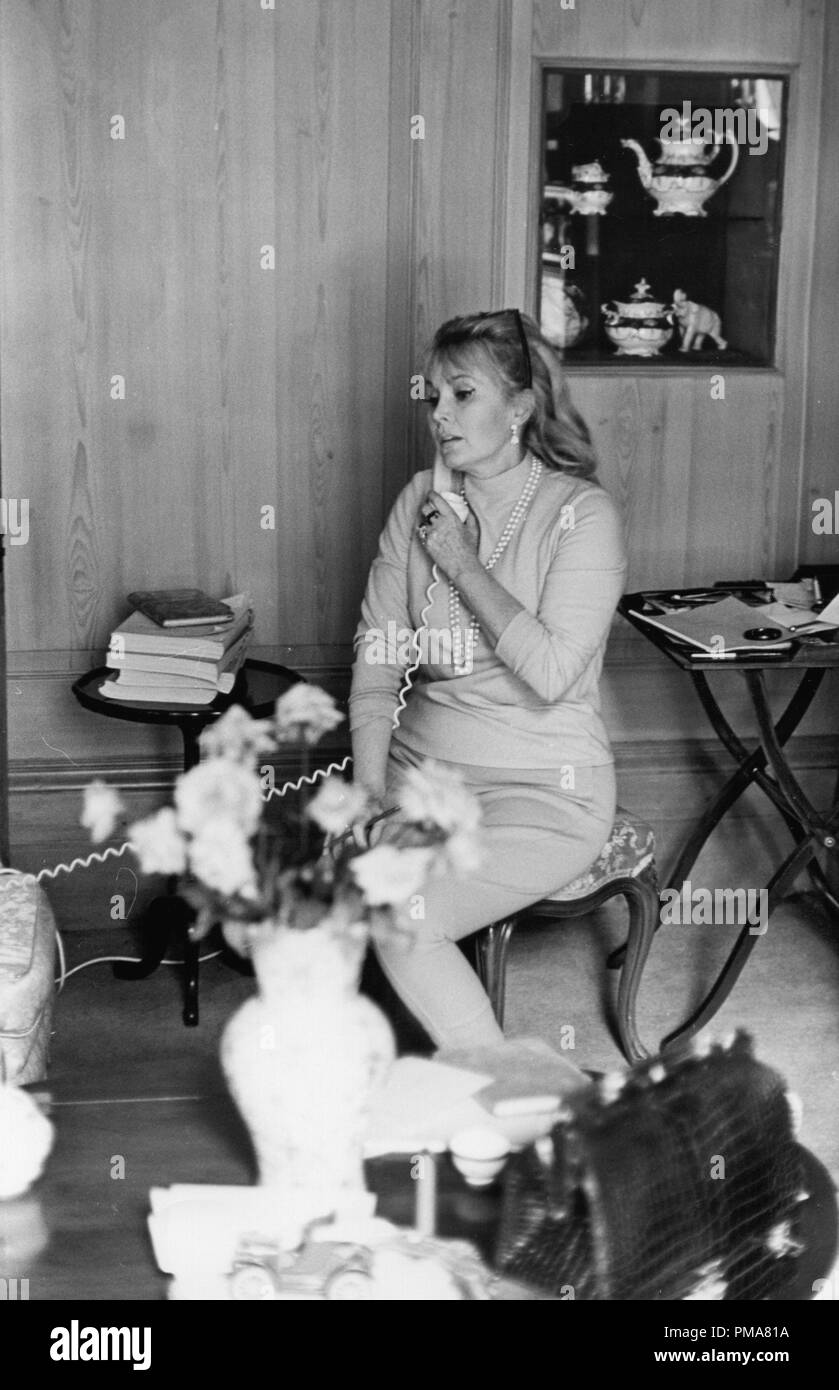 Zsa Zsa Gabor in her new home in Belgravia, 1968 © JRC /The Hollywood Archive - All Rights Reserved  File Reference # 32263 935THA Stock Photo
