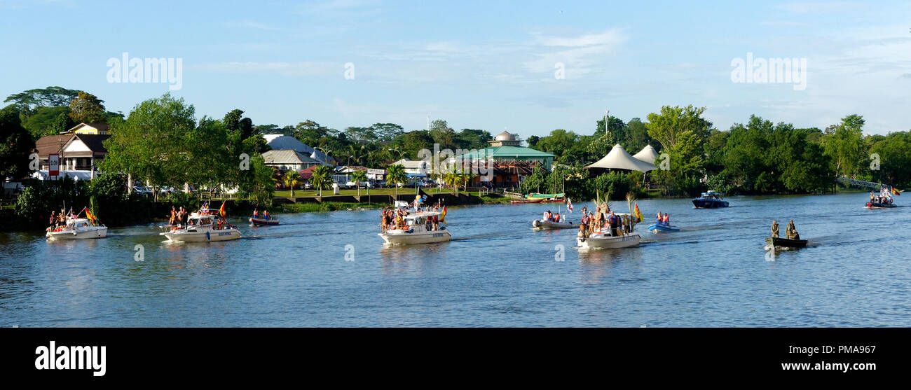 Gawai fetstival and regatta in Kuching, boatso nthe Sarawak River, Borneo, Malaysia Stock Photo