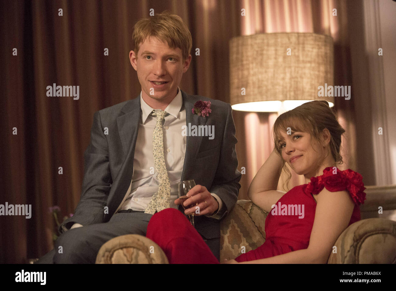 Tim Domhnall Gleeson And Mary Rachel Mcadams In About Time Stock Photo Alamy