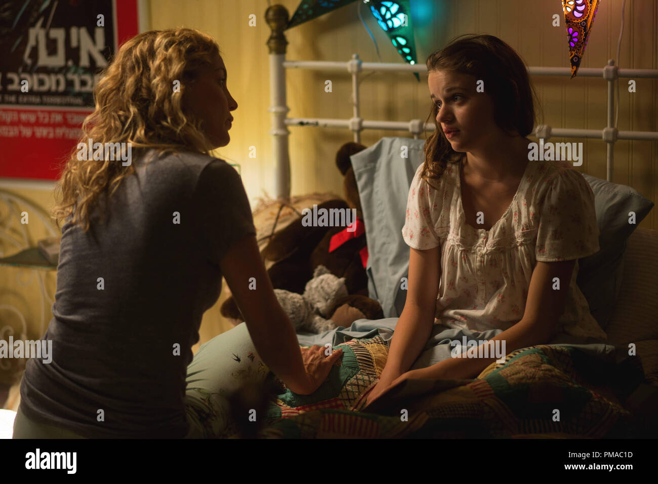 L To R Kate Hudson Stars As Sarah And Joey King Stars As Grace In Zach Braff S New Comedy Wish I Was Here Stock Photo Alamy