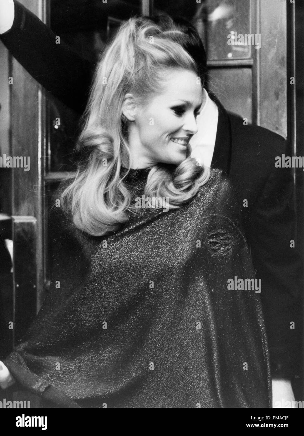 Ursula Andress, 1966 © JRC /The Hollywood Archive - All Rights Reserved  File Reference # 32368 294THA Stock Photo