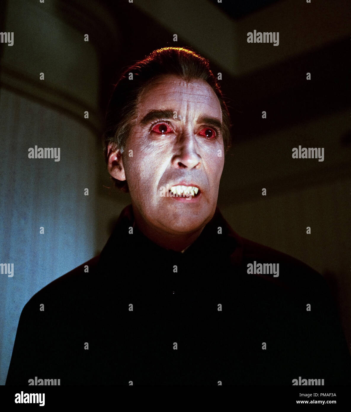 Dracula christopher lee hi-res stock photography and images - Alamy