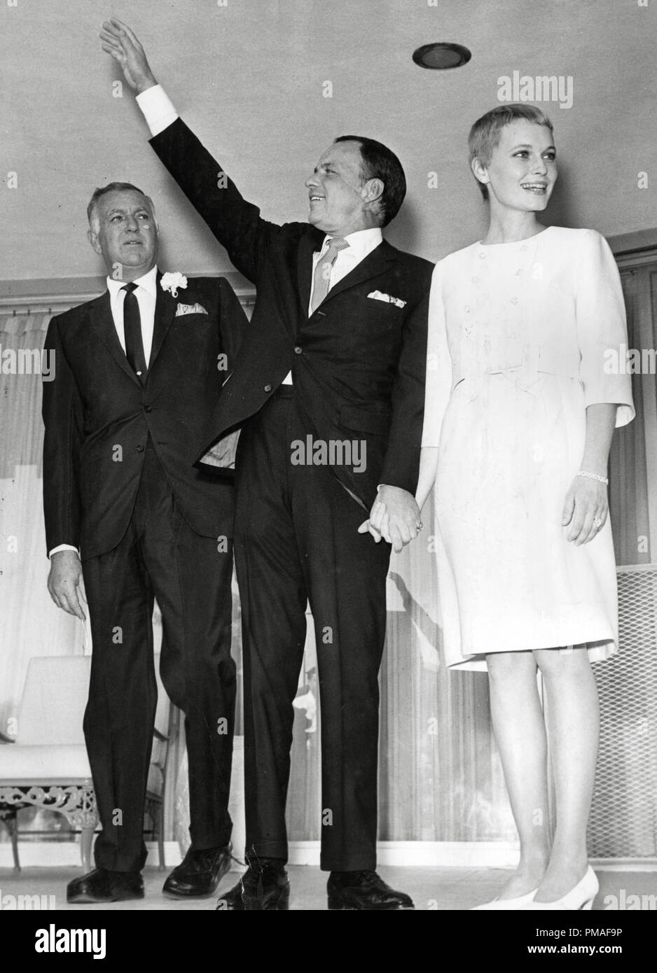 Frank Sinatra and Mia Farrow on their Wedding Day in Las Vegas, NV 1966  File Reference # 32633 392THA Stock Photo - Alamy