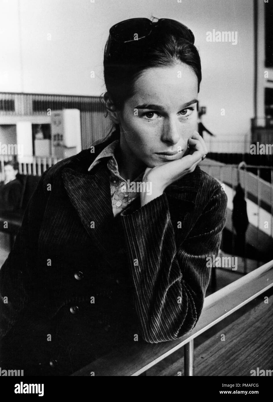 Geraldine Chaplin at London Airport, 1966 © JRC /The Hollywood Archive
