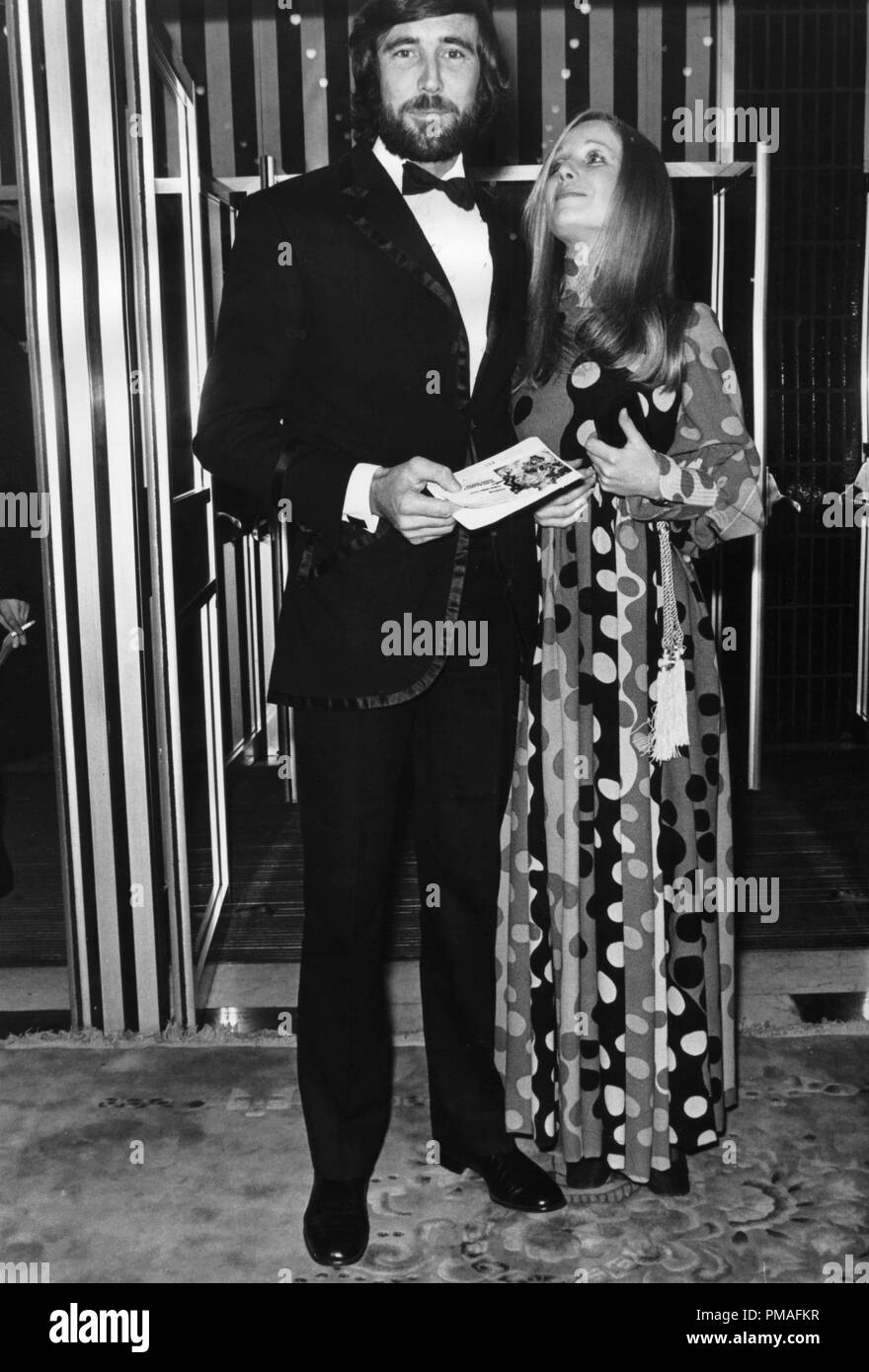 George Lazenby, Polly Williams at the premiere of the Bond film 'On Her Majesty's Secret Service', 1969  © JRC /The Hollywood Archive - All Rights Reserved  File Reference # 32633 685THA Stock Photo