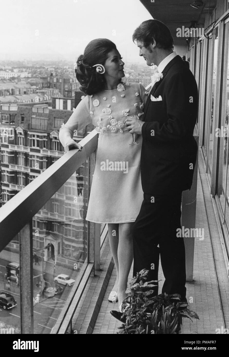 Roger Moore with his wife Luisa Mattioli, 1965  © JRC /The Hollywood Archive - All Rights Reserved  File Reference # 32633 768JRC Stock Photo