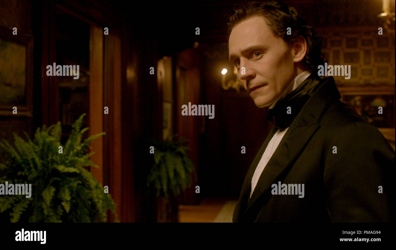 TOM HIDDLESTON stars as Sir Thomas Sharpe in Legendary Pictures' "Crimson Peak Stock Photo Alamy