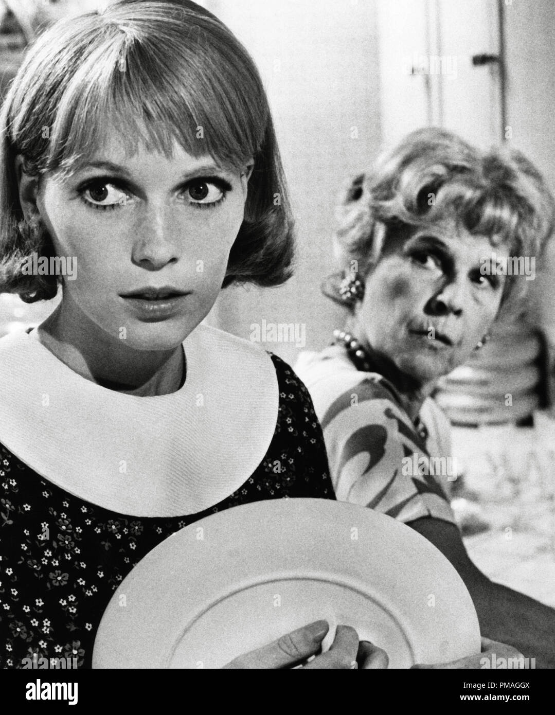 Mia Farrow And Ruth Gordon Rosemary S Baby 1968 Paramount File Reference 103tha Stock Photo Alamy