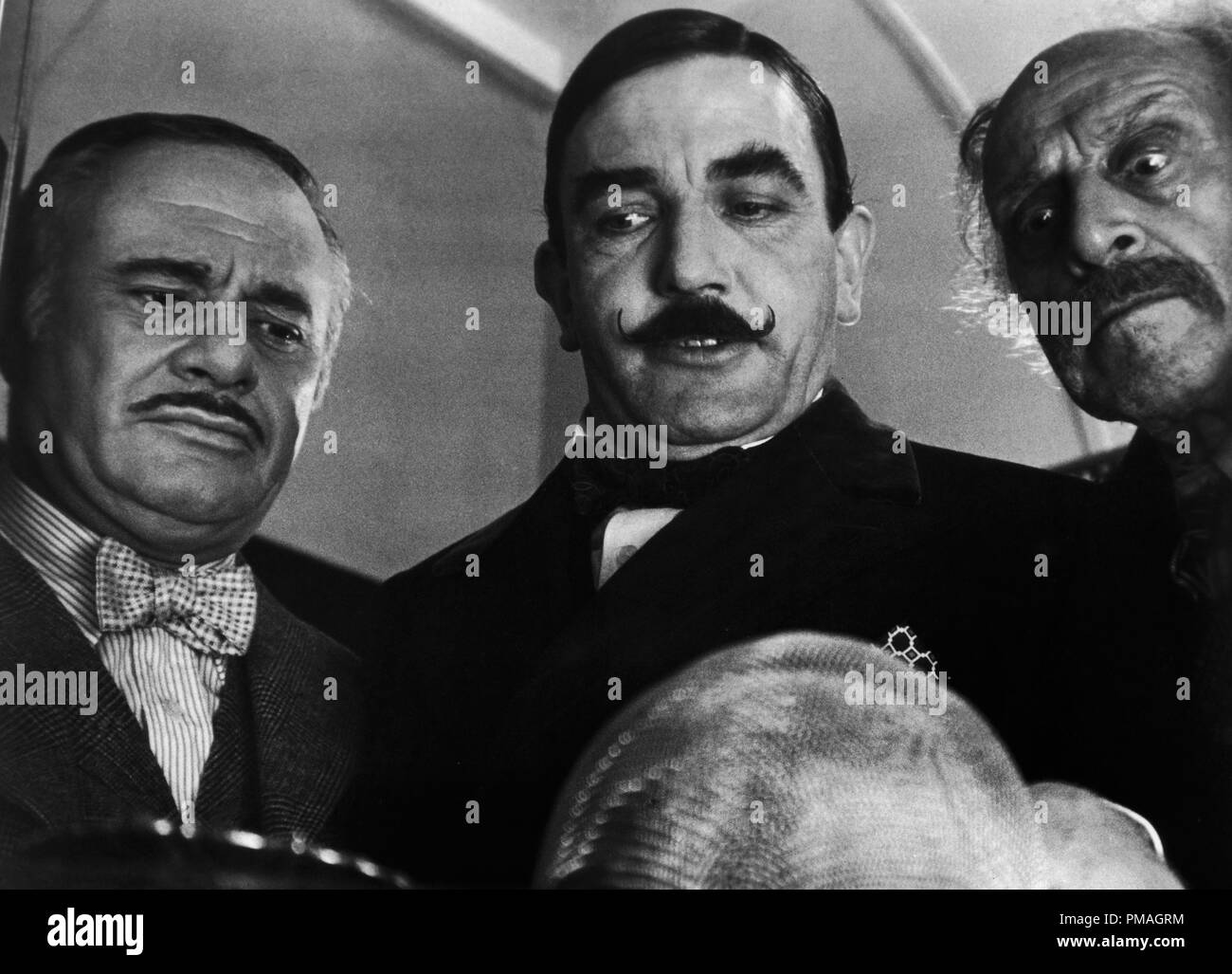 Martin Balsam and Albert Finney, 'Murder on the Orient Express' 1974 Paramount   File Reference # 32733 259THA Stock Photo