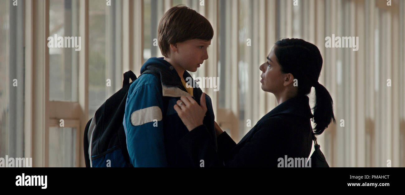 L To R Skylar Gaertner Stars As Eli And Sarah Silverman As Laney In Broad Green Pictures Release I Smile Back L To R Skylar Gaertner Stars As Eli And Sarah Silverman As Laney In Broad Green Pictures Release I Smile Back