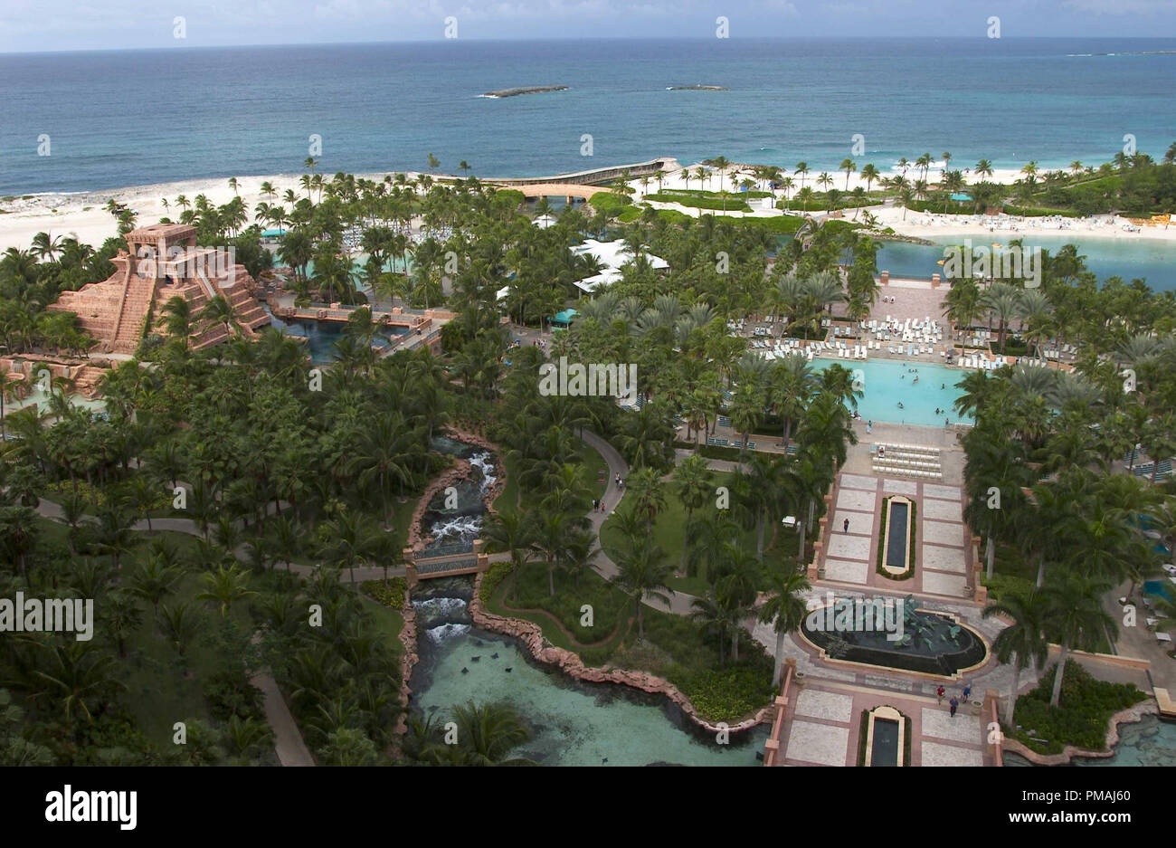 An overhead shot of The Atlantis Resort in the Bahamas, where partial filming took place for New Line Cinema's film, After the Sunset. (2004) Stock Photo