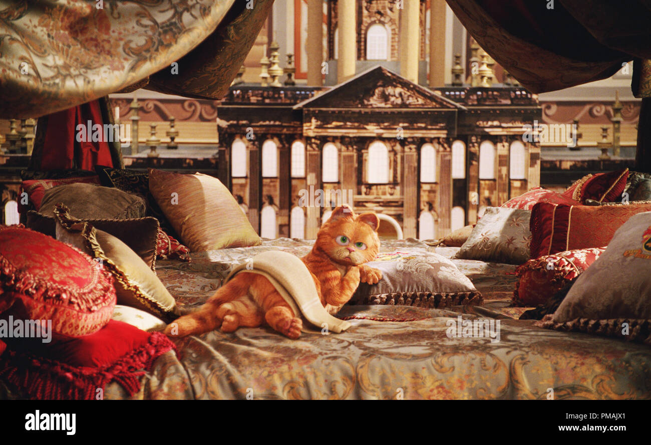 Garfield can't believe the plush surroundings in his newly-inherited castle  'GARFIELD: A TAIL OF TWO KITTIES' (2006) Twentieth Century Fox. Stock Photo