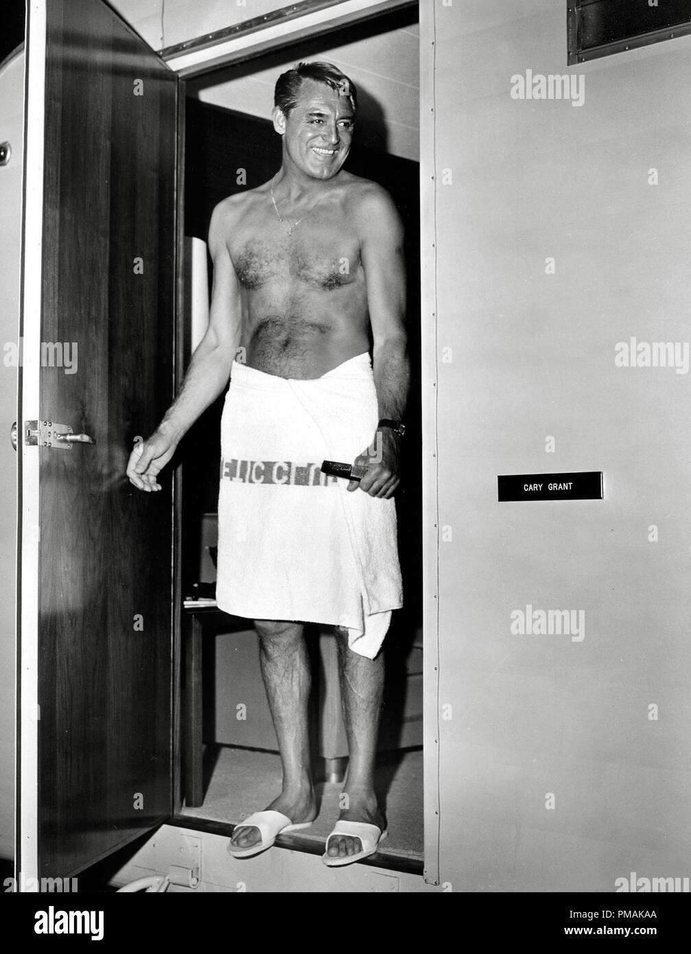 cary-grant-during-a-break-in-filming-tha