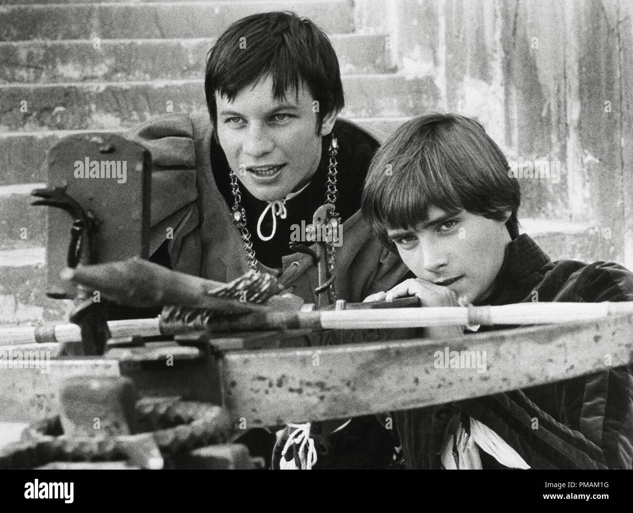 Michael York, Leonard Whiting, 