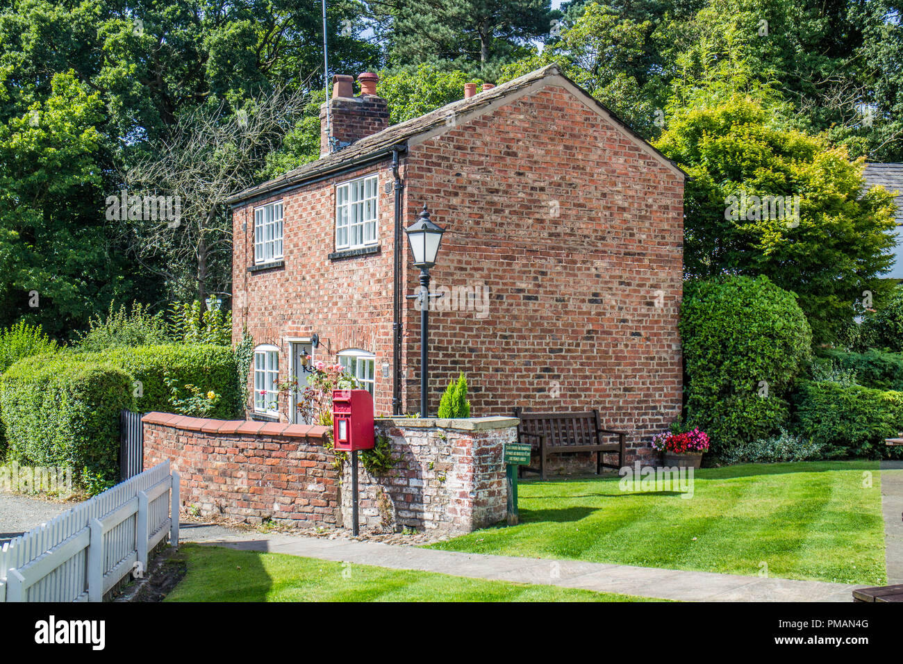 Typical English country cottage, Cheshire, England Stock Photo